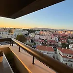 Amazing One Bedroom With Terraces, Garage & Swimming Pool Cascais