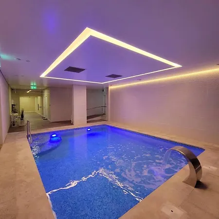 Seaside One Bedroom With Terraces, Garage & Swimming Pool Apartamento
