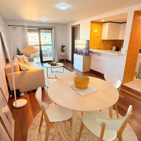 Apartamento Seaside One Bedroom With Terraces, Garage & Swimming Pool