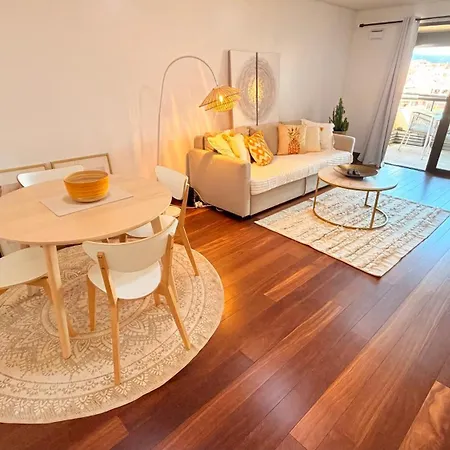 Amazing One Bedroom With Terraces, Garage & Swimming Pool Διαμέρισμα