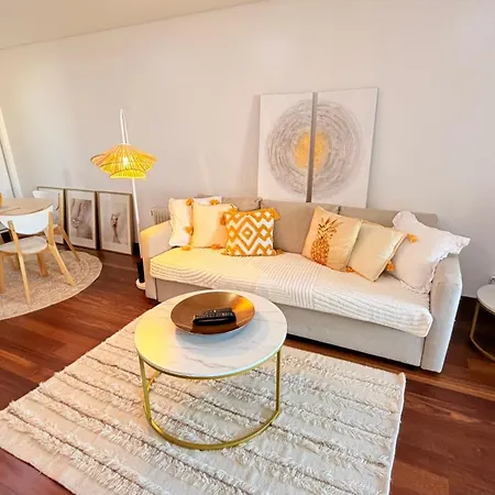 Seaside One Bedroom With Terraces, Garage & Swimming Pool *