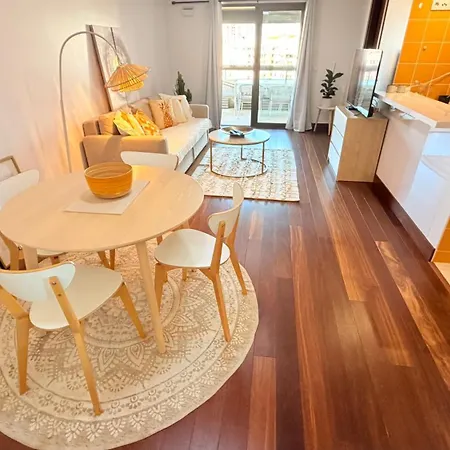Seaside One Bedroom With Terraces, Garage & Swimming Pool Apartamento *