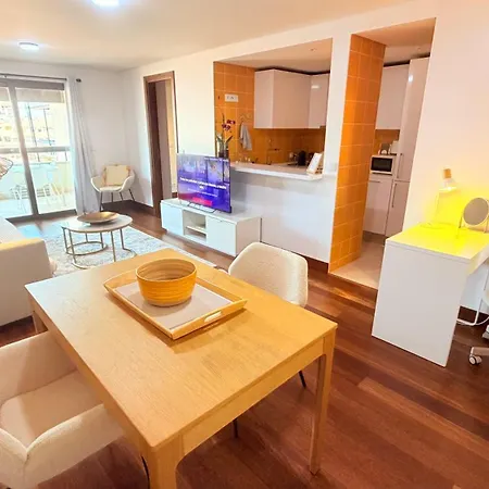 Seaside One Bedroom With Terraces, Garage & Swimming Pool Διαμέρισμα