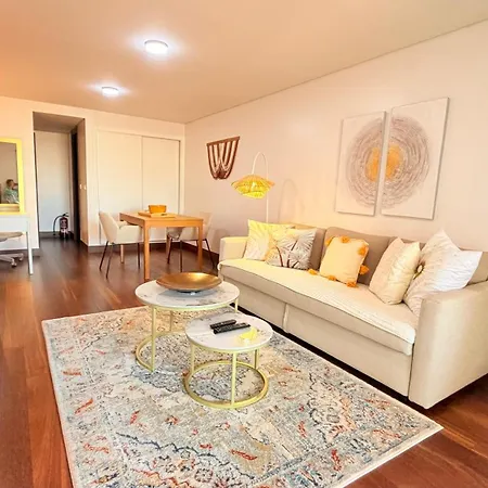 Seaside One Bedroom With Terraces, Garage & Swimming Pool Διαμέρισμα