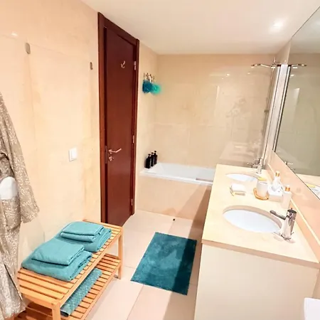 Διαμέρισμα Seaside One Bedroom With Terraces, Garage & Swimming Pool *