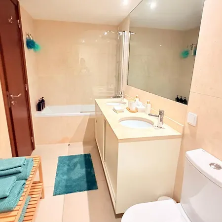 Seaside One Bedroom With Terraces, Garage & Swimming Pool Διαμέρισμα