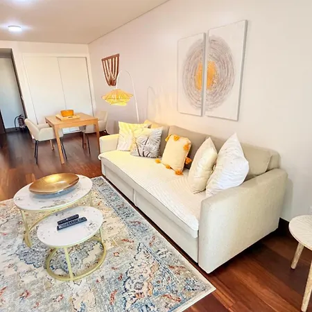 Διαμέρισμα Seaside One Bedroom With Terraces, Garage & Swimming Pool