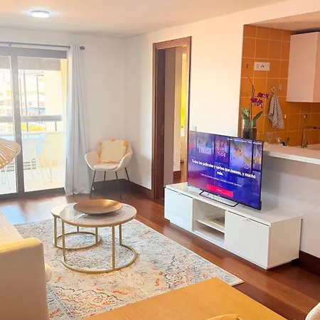 Seaside One Bedroom With Terraces, Garage & Swimming Pool Διαμέρισμα *