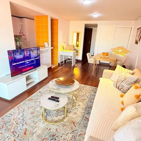 Διαμέρισμα Seaside One Bedroom With Terraces, Garage & Swimming Pool *