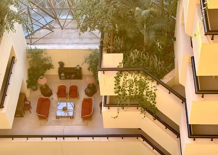 Nomad Dreams N5 With Garage & Swimming Pool