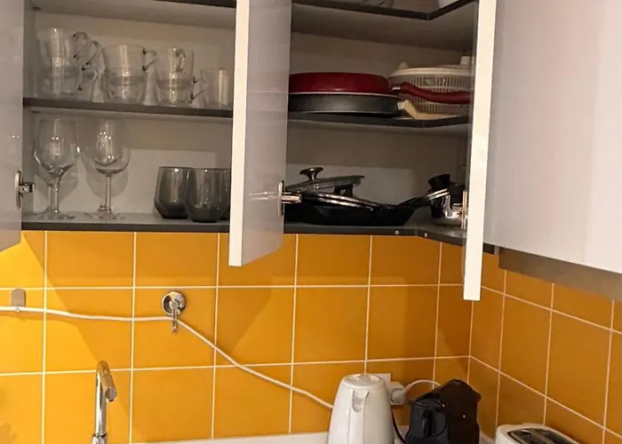 Nomad Dreams N5 With Garage & Swimming Pool *