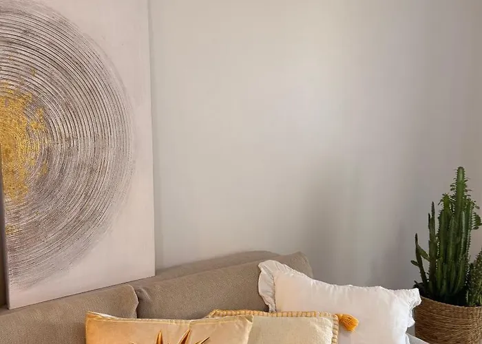 Nomad Dreams N5 With Garage & Swimming Pool *