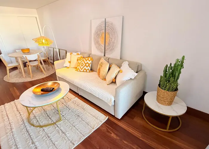 Nomad Dreams N5 With Garage & Swimming Pool *