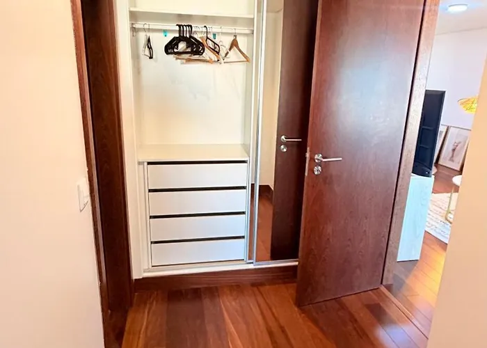 Nomad Dreams N5 With Garage & Swimming Pool