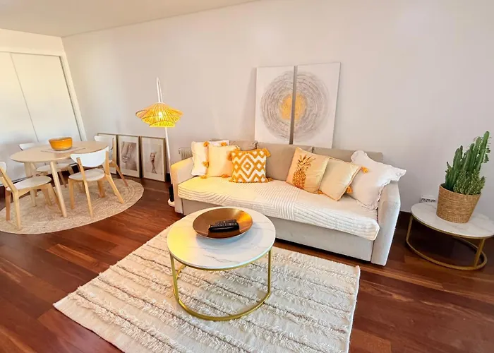 Nomad Dreams N5 With Garage & Swimming Pool *