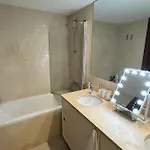 דירה Amazing One Bedroom With Terraces, Garage & Swimming Pool