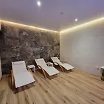 דירה Amazing One Bedroom With Terraces, Garage & Swimming Pool *
