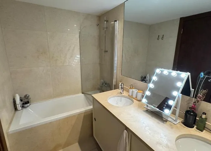 Апартаменты Nomad Dreams N5 With Garage & Swimming Pool